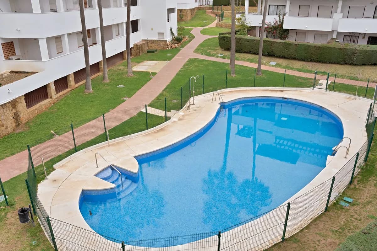 2 Bedroom Middle Floor Apartment for Sale in Riviera del Sol, Málaga - Image 7