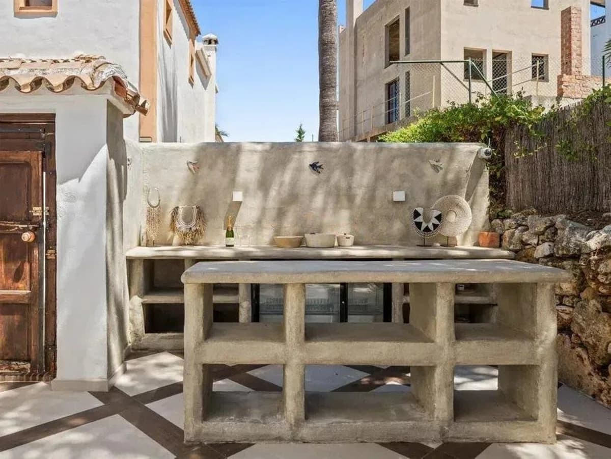 4 Bedroom Detached Villa for Sale in Selwo, Málaga - Image 6