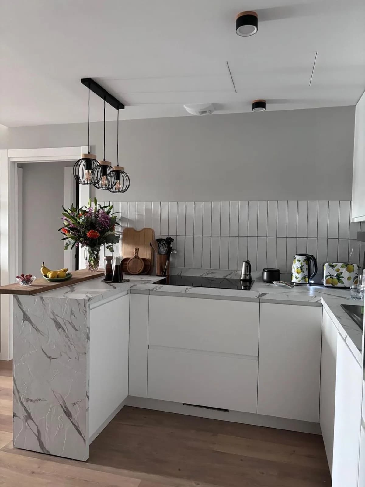 3 Bedroom Ground Floor Apartment for Sale in Las Lagunas, Málaga - Image 2