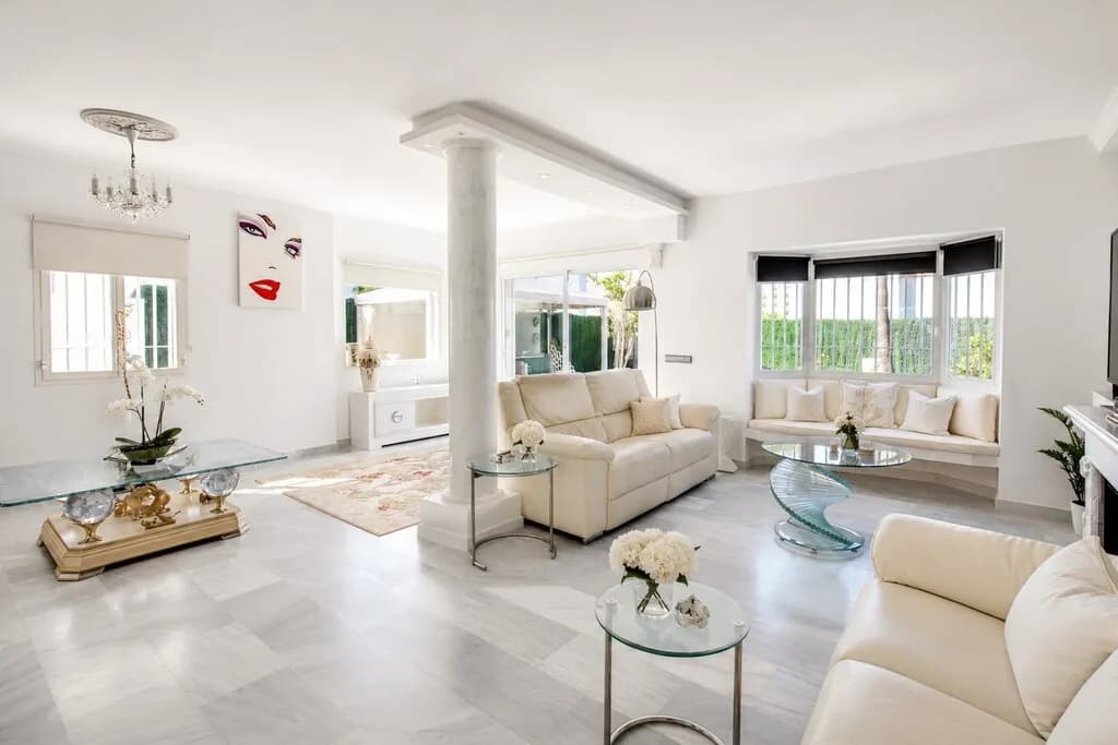 4 Bedroom Detached Villa for Sale in Atalaya, Málaga - Image 5