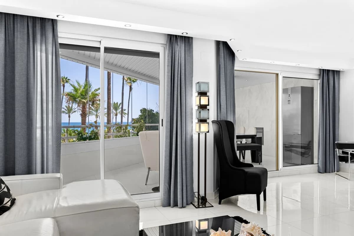 4 Bedroom Ground Floor Apartment for Sale in Marbella, Málaga - Image 6