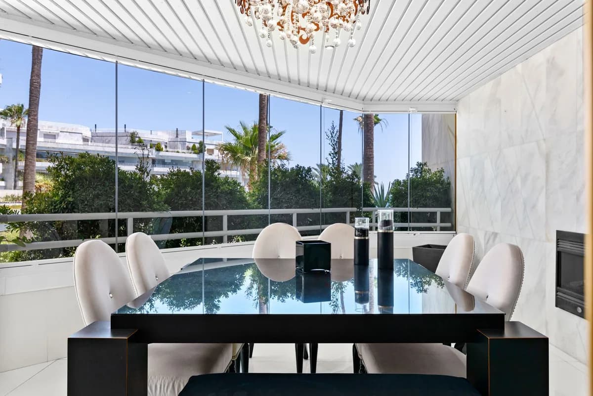 4 Bedroom Ground Floor Apartment for Sale in Marbella, Málaga - Image 7