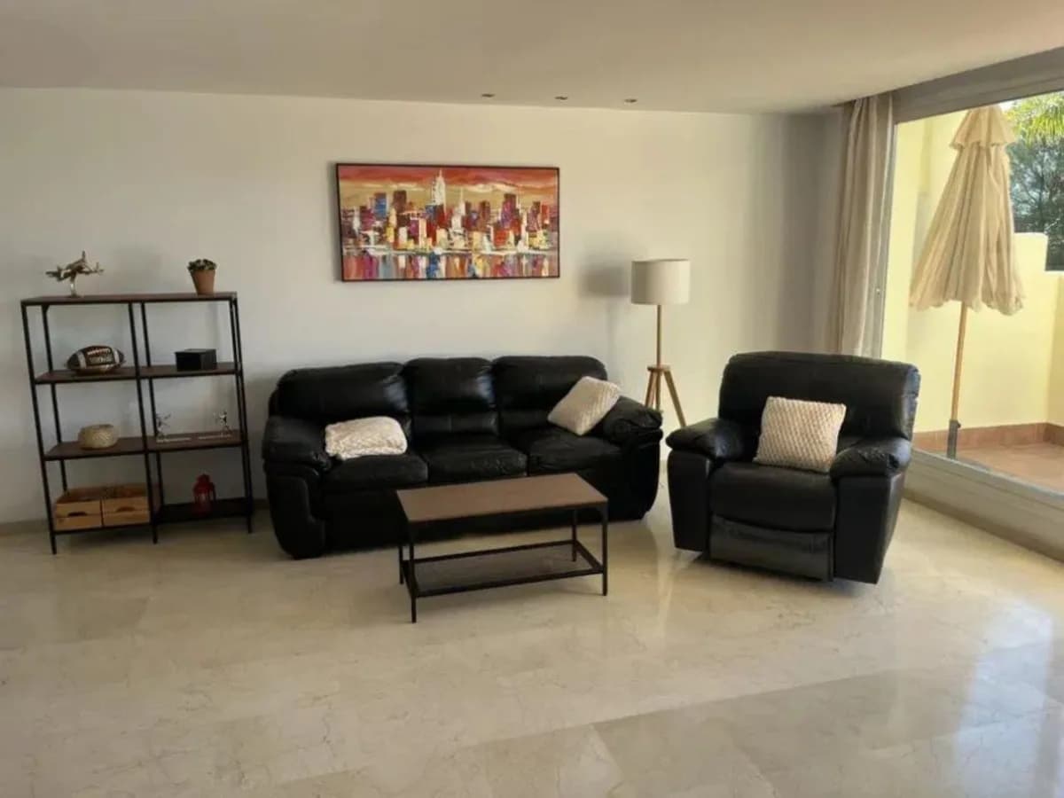2 Bedroom Ground Floor Apartment for Sale in Benahavís, Málaga - Image 2