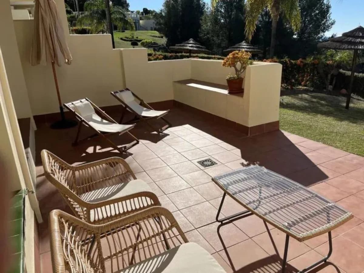 2 Bedroom Ground Floor Apartment for Sale in Benahavís, Málaga - Image 3