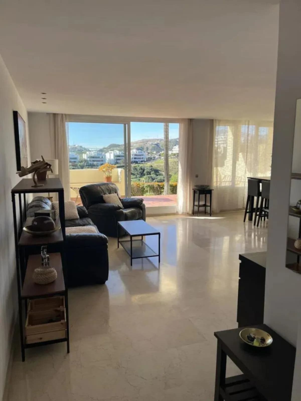 2 Bedroom Ground Floor Apartment for Sale in Benahavís, Málaga - Image 4