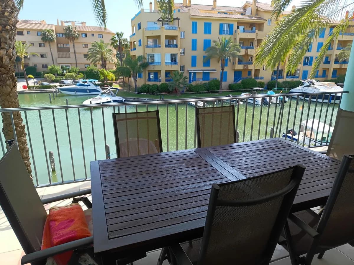 3 Bedroom Middle Floor Apartment for Sale in Sotogrande, Cádiz - Image 2