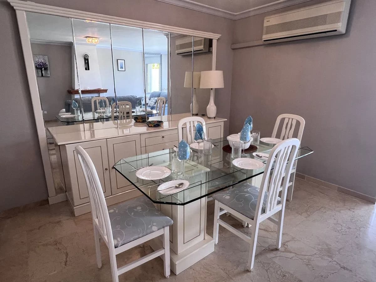 3 Bedroom Townhouse for Sale in El Paraiso, Málaga - Image 5
