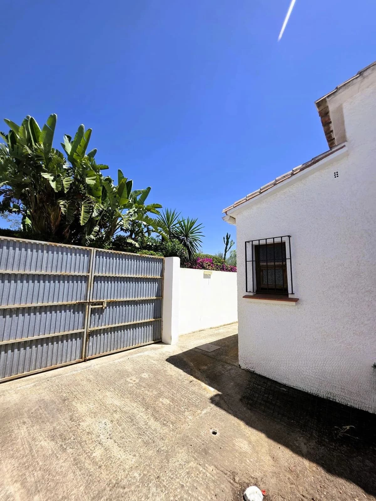 3 Bedroom Detached Villa for Sale in Estepona, Málaga - Image 4