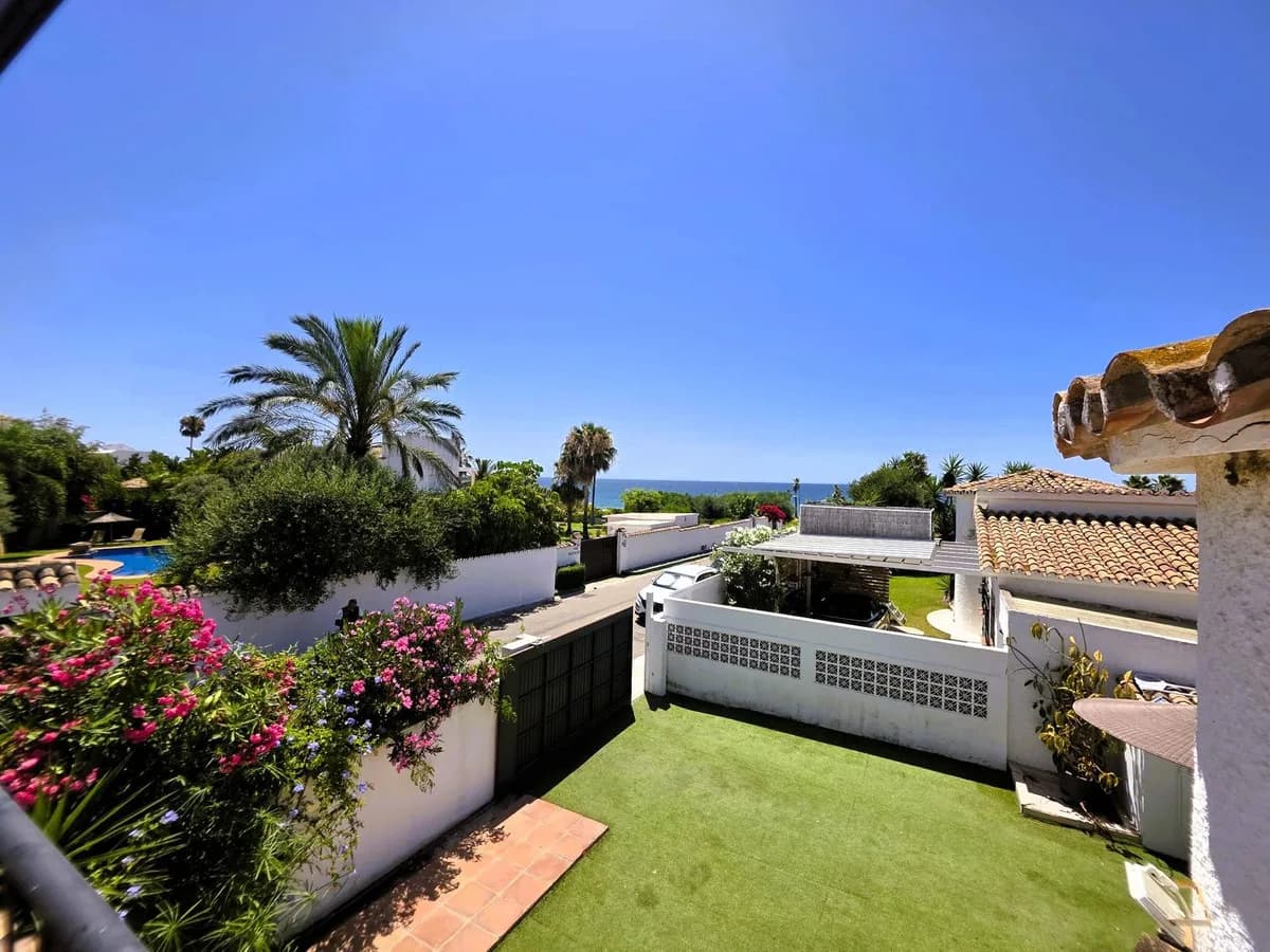 3 Bedroom Detached Villa for Sale in Estepona, Málaga - Image 8