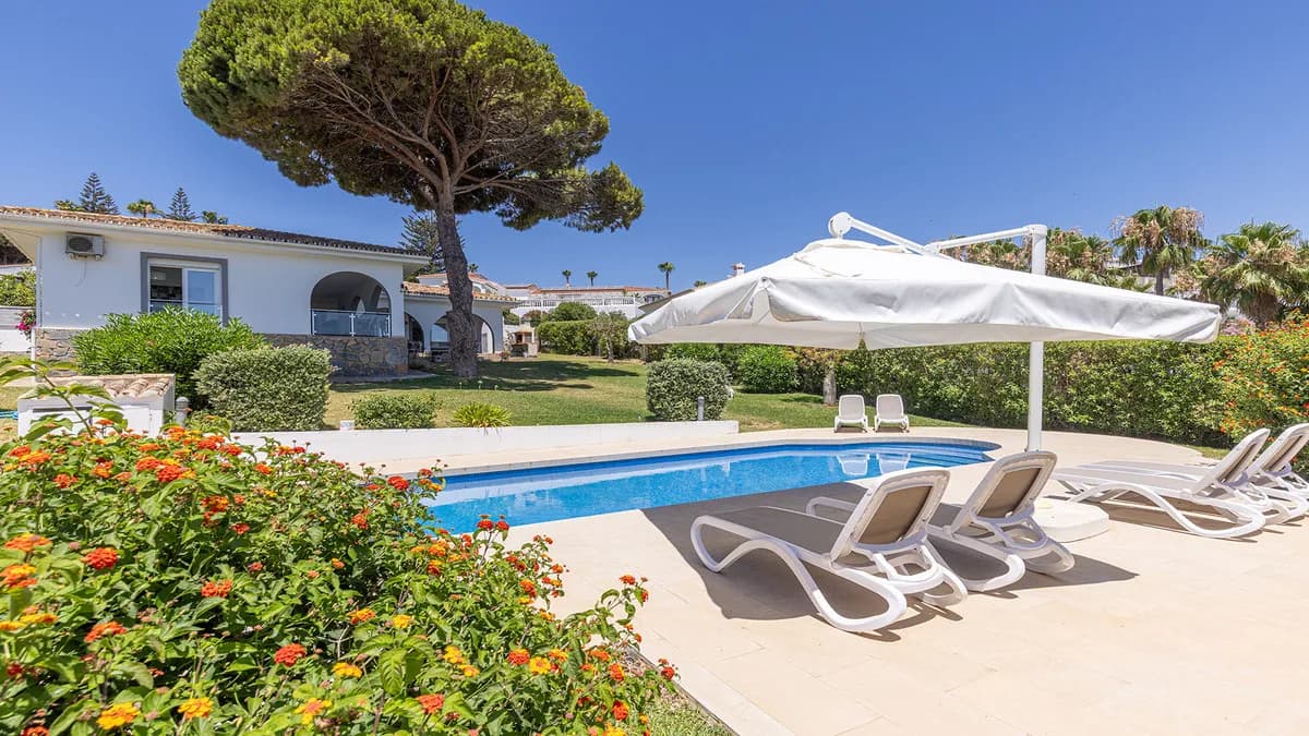4 Bedroom Detached Villa for Sale in Manilva, Málaga - Image 9