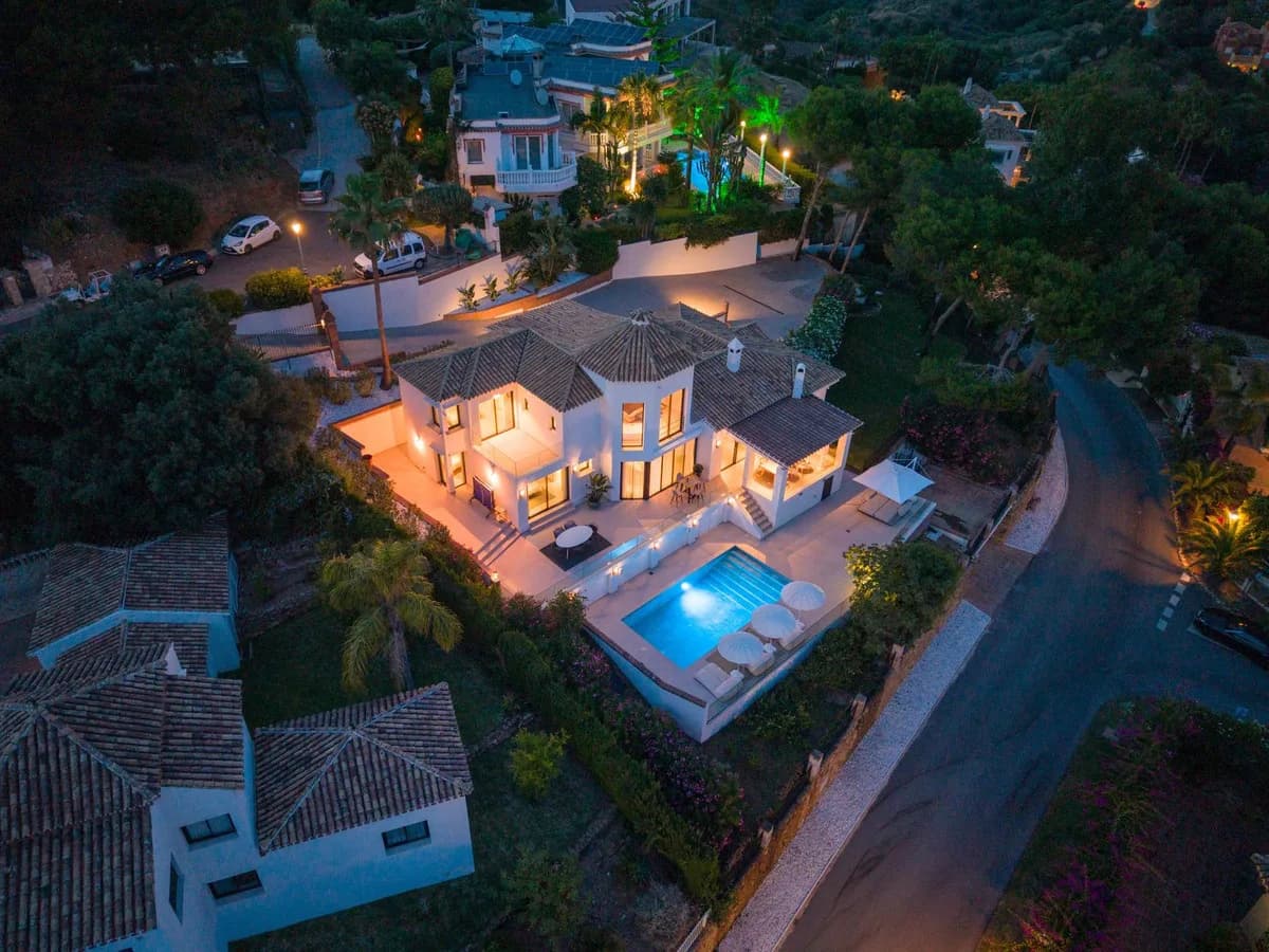 6 Bedroom Detached Villa for Sale in Hacienda Las Chapas, Málaga - Image 3