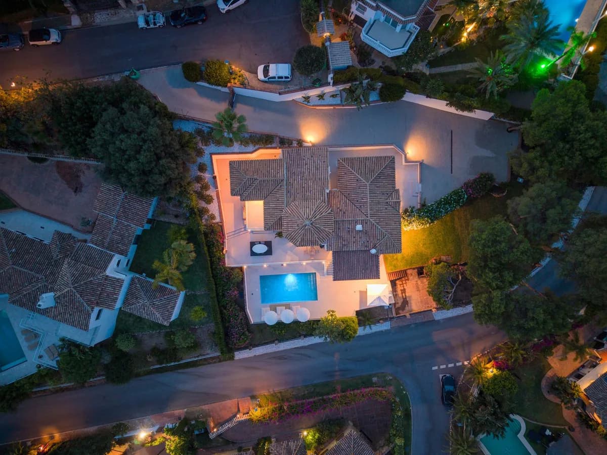 6 Bedroom Detached Villa for Sale in Hacienda Las Chapas, Málaga - Image 4