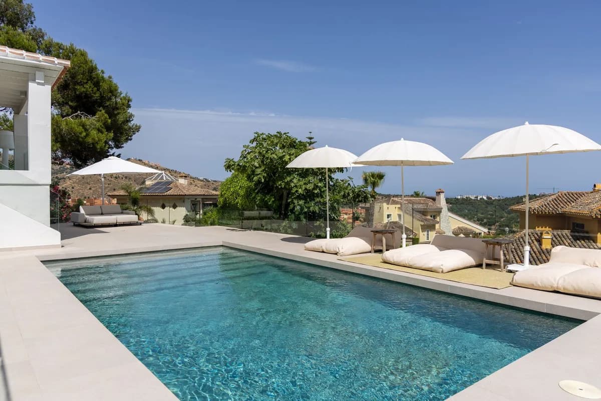6 Bedroom Detached Villa for Sale in Hacienda Las Chapas, Málaga - Image 9