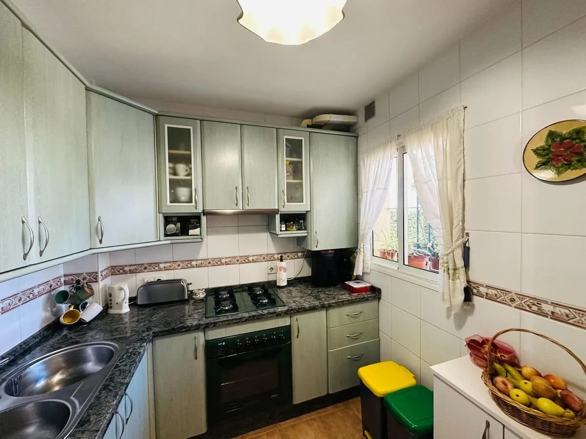 2 Bedroom Townhouse for Sale in Sierrezuela, Málaga - Image 7