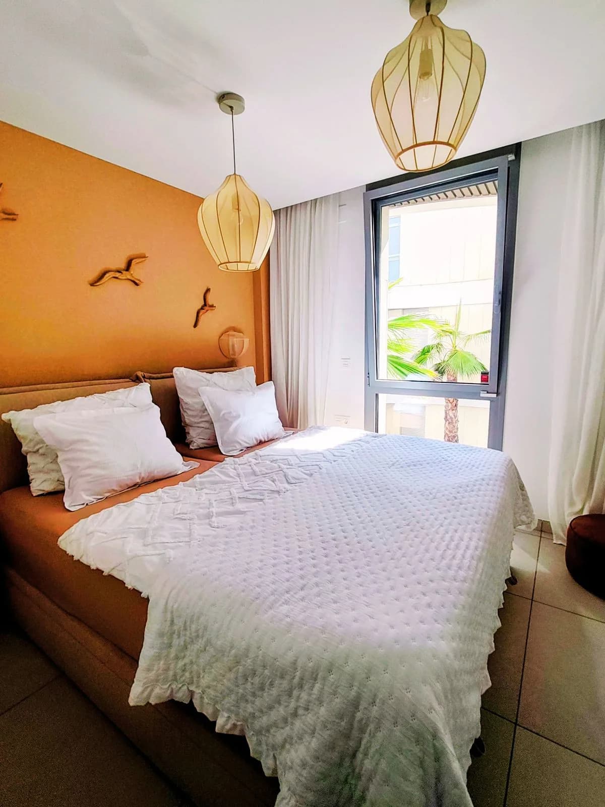 2 Bedroom Middle Floor Apartment for Sale in Elviria, Málaga - Image 4