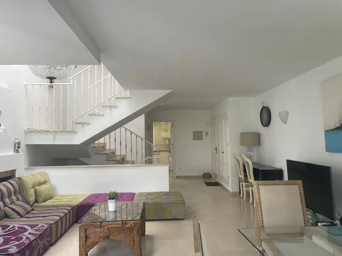 3 Bedroom Townhouse for Sale in Estepona, Málaga - Image 2