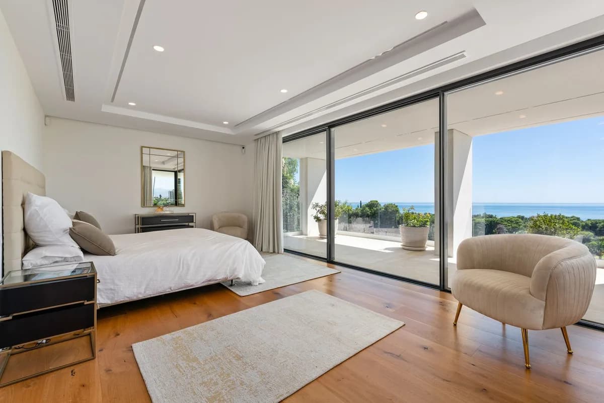 4 Bedroom Detached Villa for Sale in Marbella, Málaga - Image 8