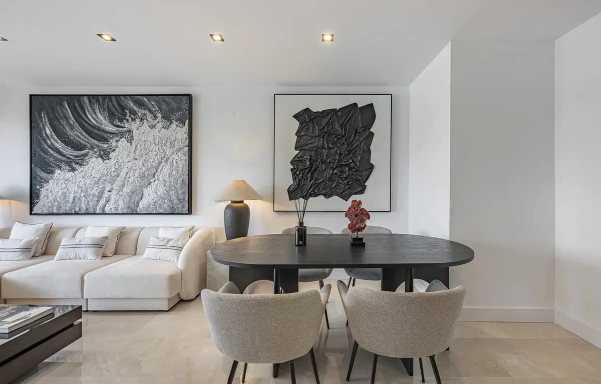 2 Bedroom Middle Floor Apartment for Sale in The Golden Mile, Málaga - Image 7