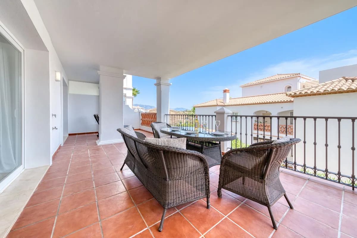 2 Bedroom Ground Floor Apartment for Sale in Calahonda, Málaga - Image 3