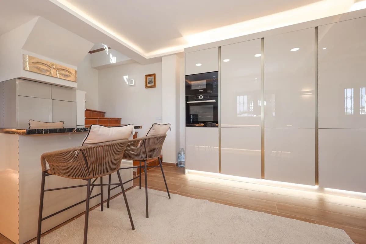 4 Bedroom Detached Villa for Sale in Guaro, Málaga - Image 9