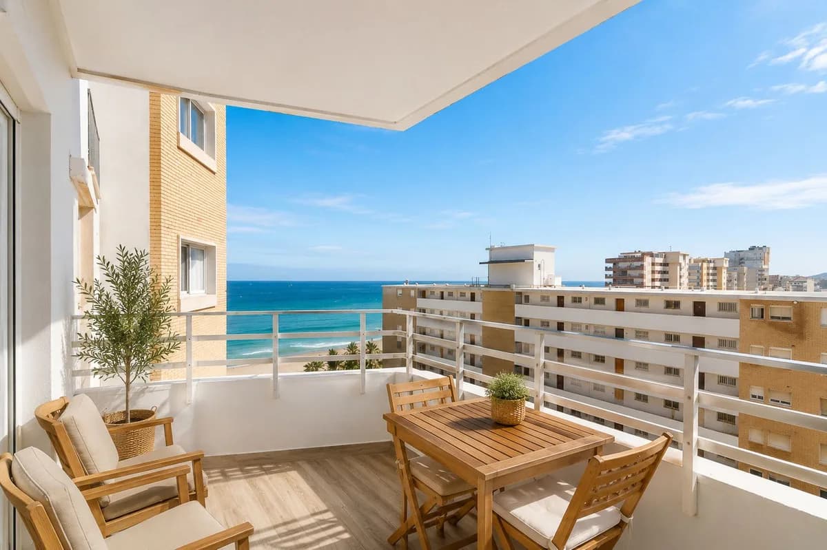 1 Bedroom Middle Floor Apartment for Sale in Fuengirola, Málaga