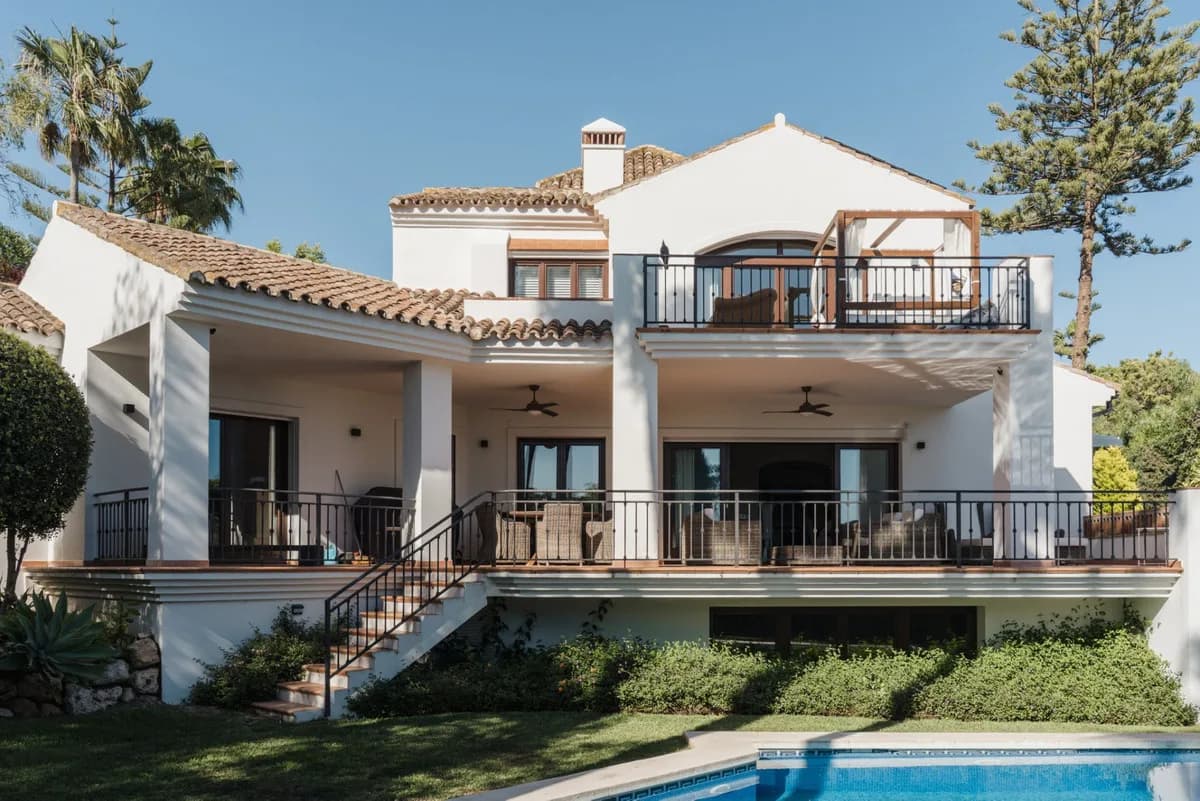 4 Bedroom Detached Villa for Sale in El Rosario, Málaga