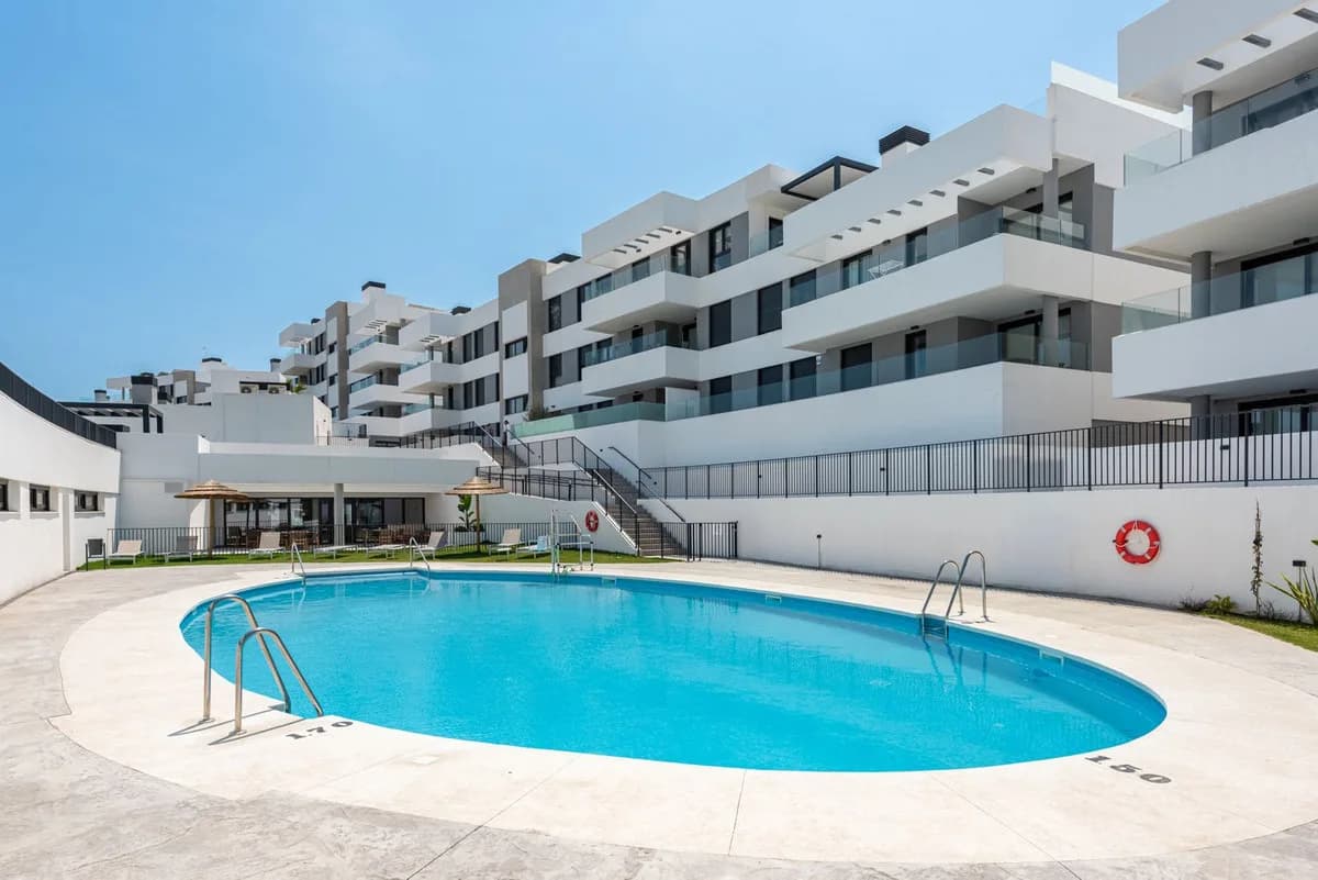 2 Bedroom Ground Floor Apartment for Sale in Estepona, Málaga - Image 2