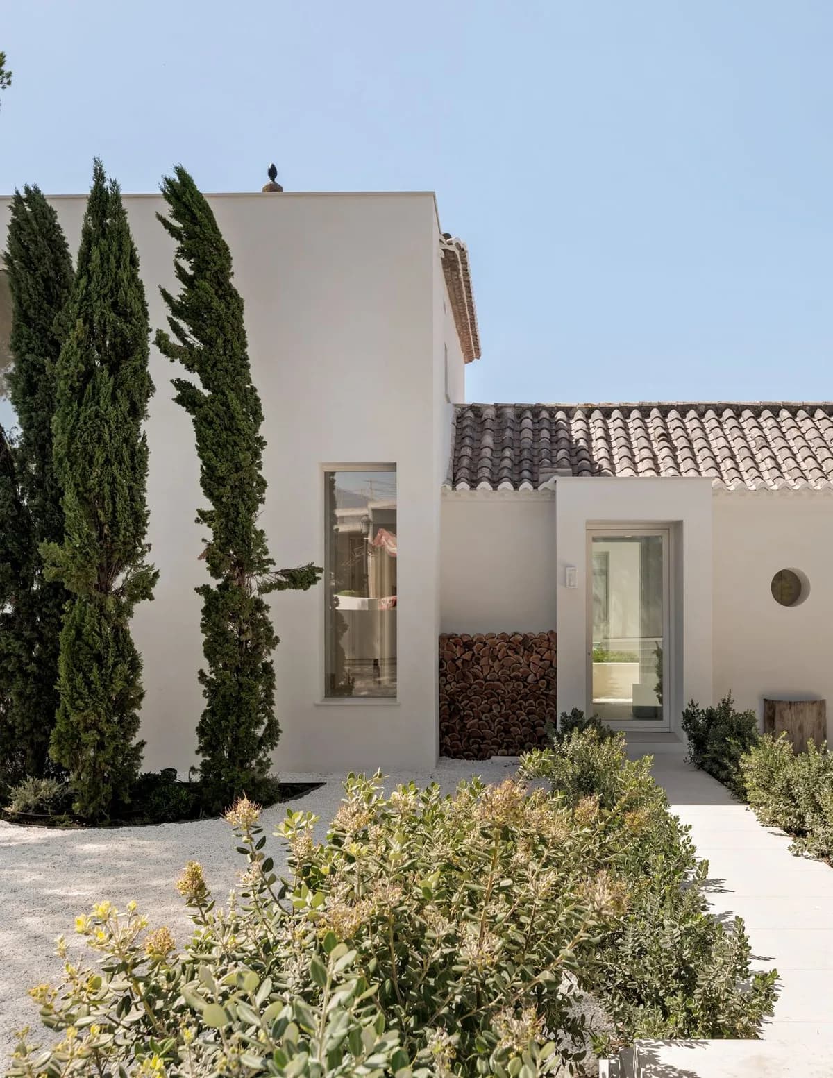 4 Bedroom Detached Villa for Sale in El Paraiso, Málaga - Image 2