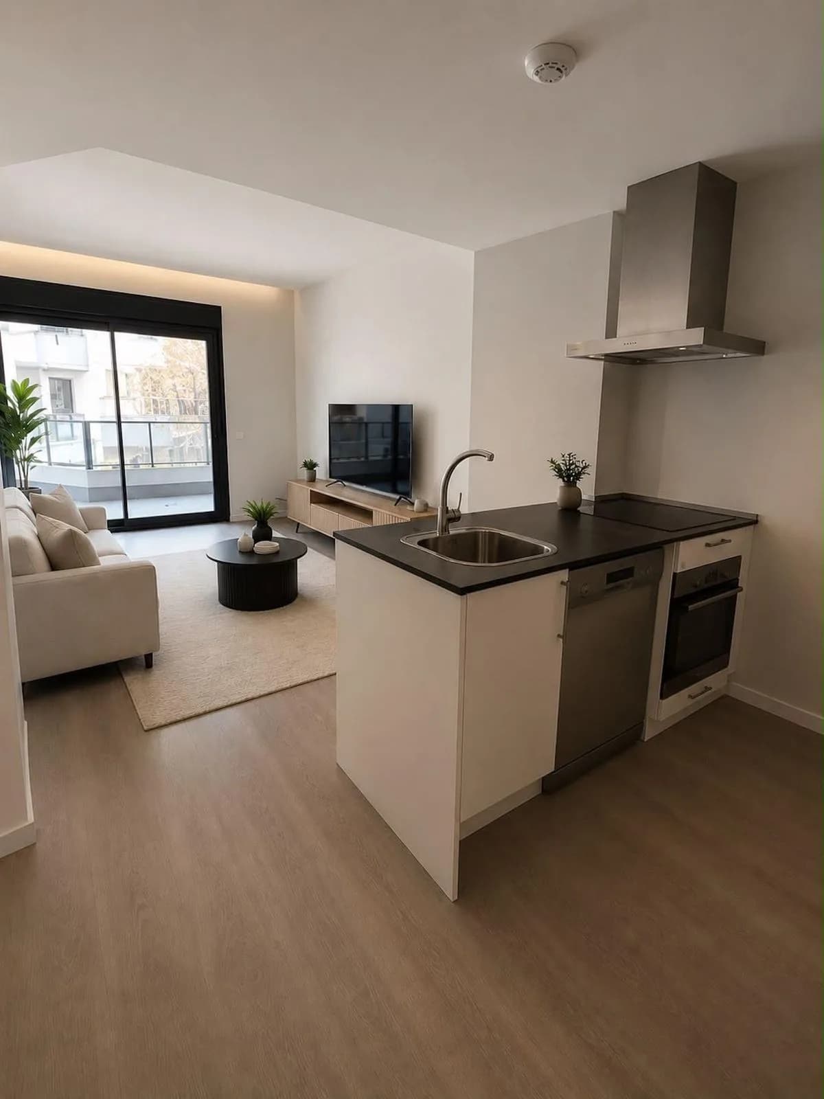 2 Bedroom Middle Floor Apartment for Sale in Las Lagunas, Málaga - Image 5