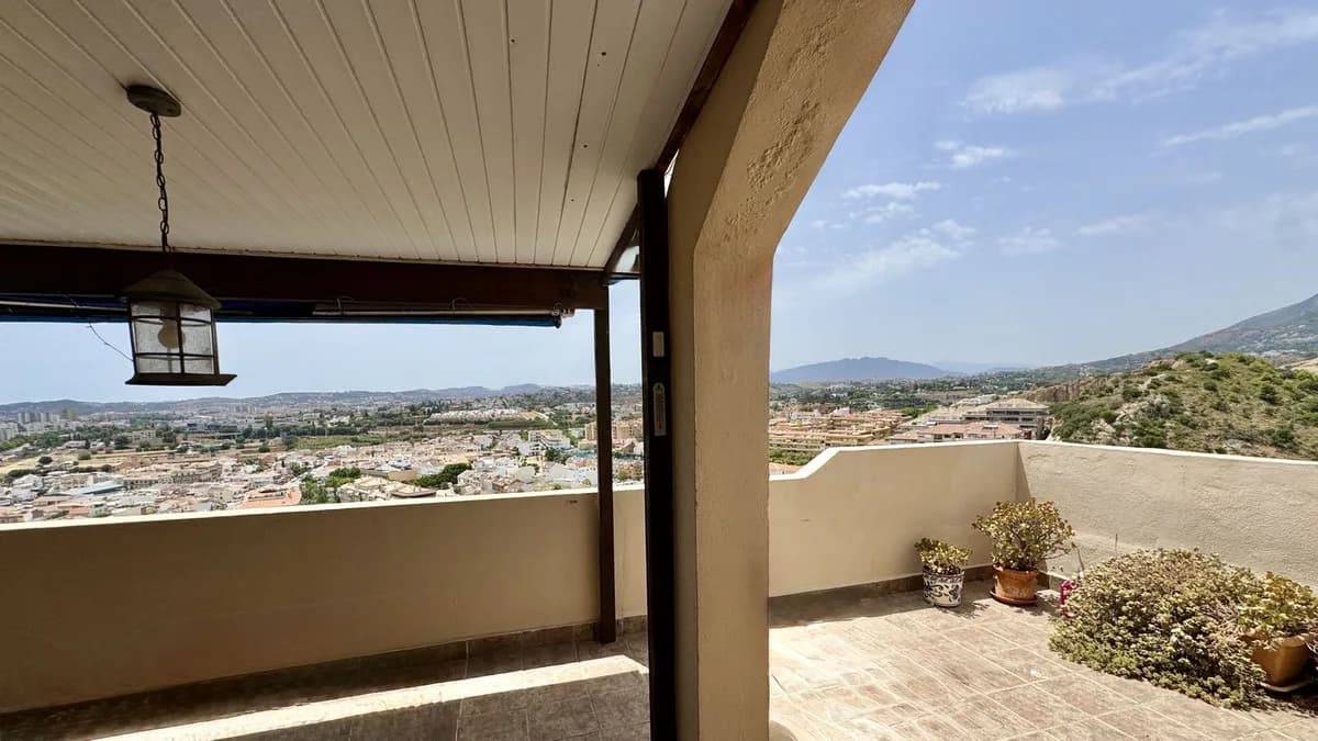 2 Bedroom Penthouse for Sale in Fuengirola, Málaga - Image 6