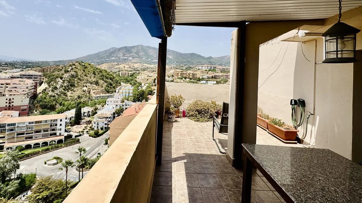 2 Bedroom Penthouse for Sale in Fuengirola, Málaga - Image 9