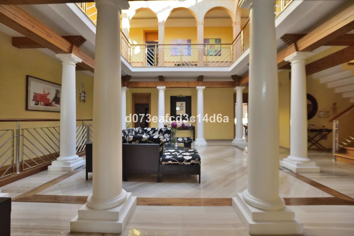 4 Bedroom Detached Villa for Sale in Ronda, Málaga - Image 2