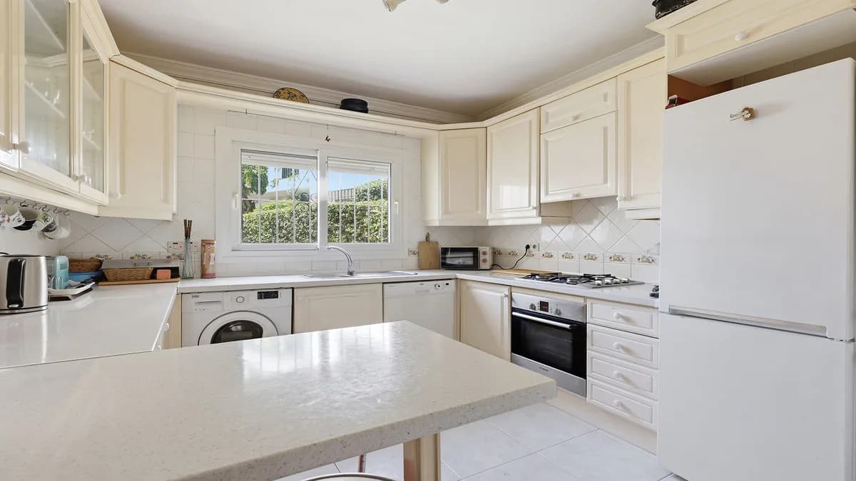 3 Bedroom Detached Villa for Sale in Manilva, Málaga - Image 4