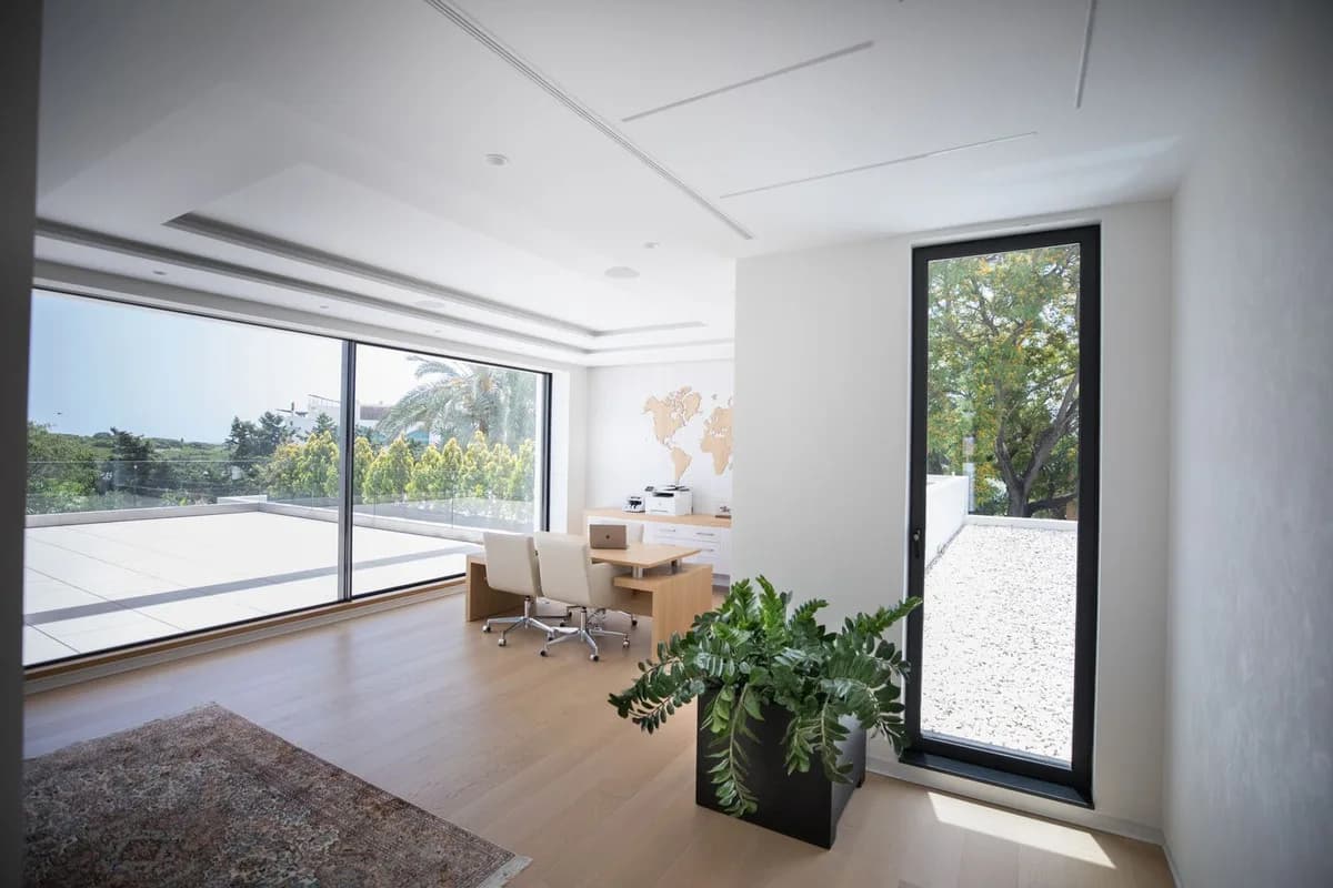 7 Bedroom Detached Villa for Sale in El Paraiso, Málaga - Image 8