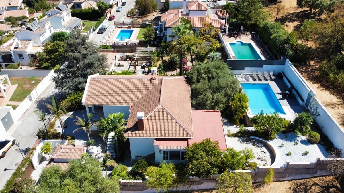 4 Bedroom Detached Villa for Sale in Alhaurín de la Torre, Málaga - Image 2