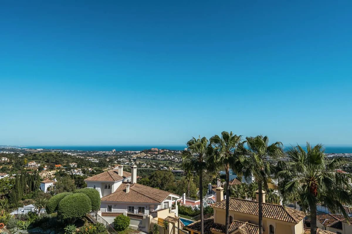 3 Bedroom Townhouse for Sale in La Quinta, Málaga - Image 2