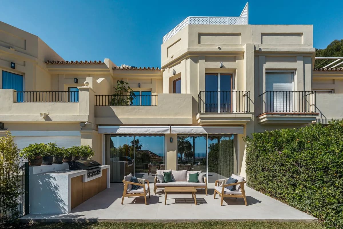 3 Bedroom Townhouse for Sale in La Quinta, Málaga - Image 6