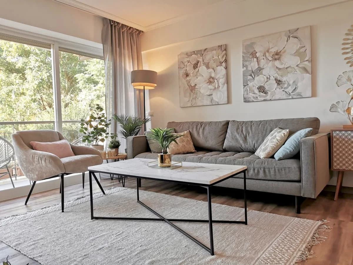 3 Bedroom Middle Floor Apartment for Sale in Estepona, Málaga - Image 4