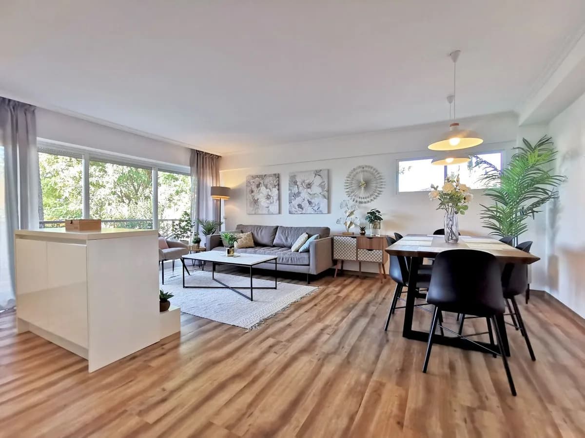 3 Bedroom Middle Floor Apartment for Sale in Estepona, Málaga - Image 6