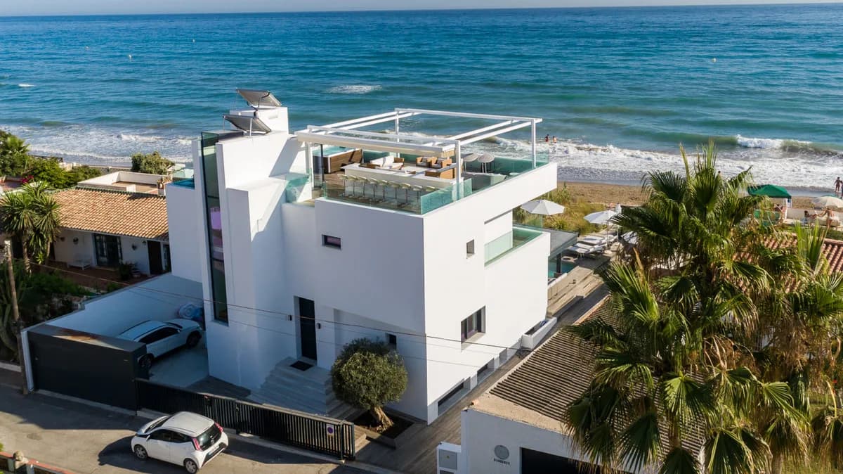 6 Bedroom Detached Villa for Sale in Costabella, Málaga - Image 3