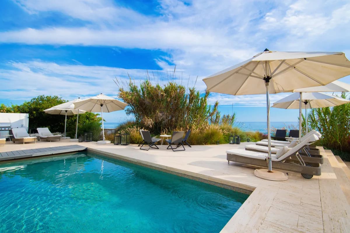6 Bedroom Detached Villa for Sale in Costabella, Málaga - Image 5