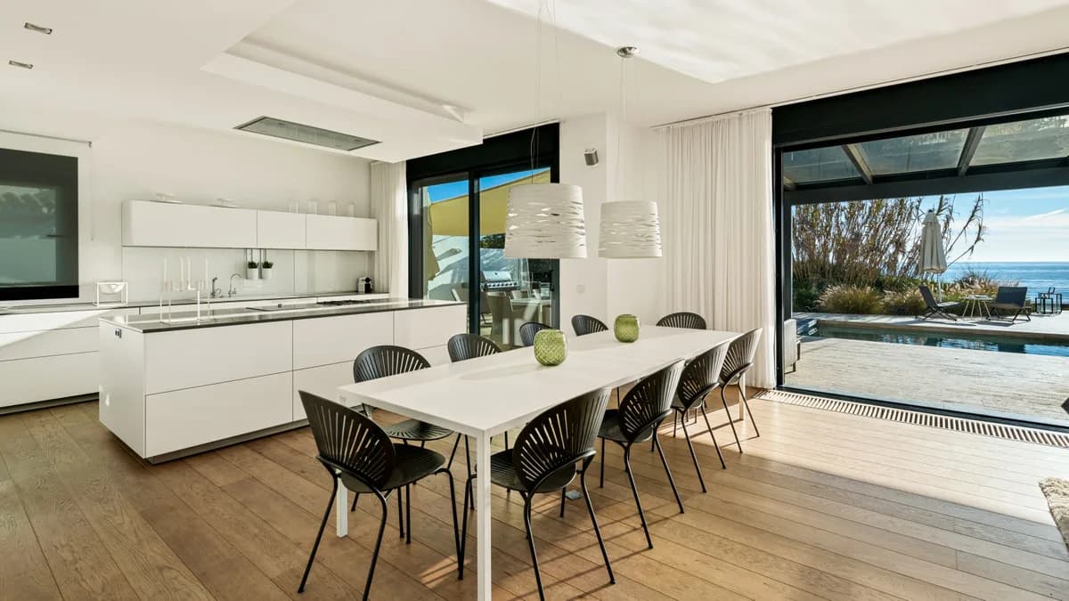6 Bedroom Detached Villa for Sale in Costabella, Málaga - Image 8