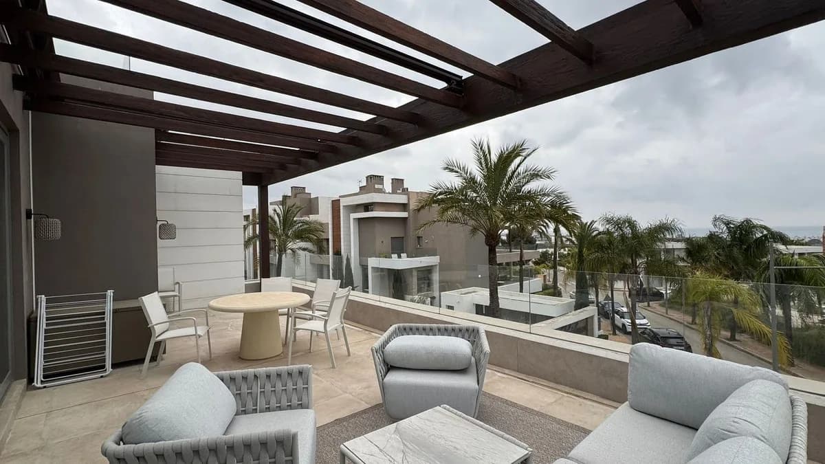 2 Bedroom Penthouse for Sale in Cancelada, Málaga - Image 9