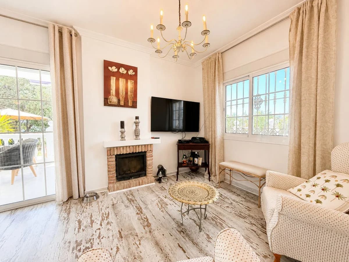2 Bedroom Ground Floor Apartment for Sale in Estepona, Málaga - Image 5