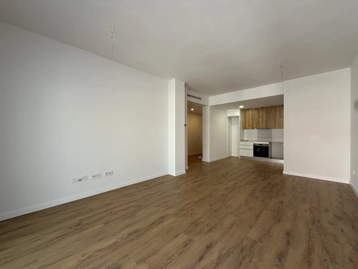 2 Bedroom Middle Floor Apartment for Sale in Estepona, Málaga - Image 7