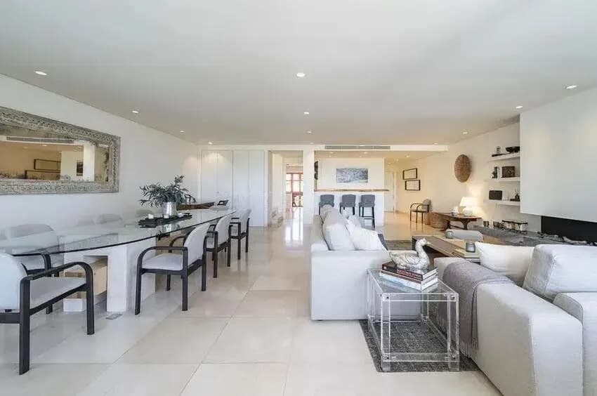 3 Bedroom Penthouse for Sale in Marbella, Málaga - Image 5