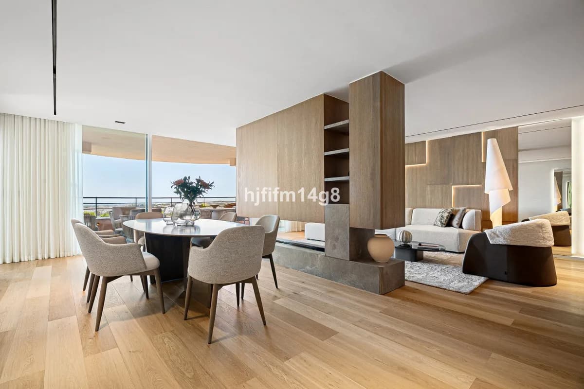 3 Bedroom Middle Floor Apartment for Sale in Nueva Andalucía, Málaga - Image 3