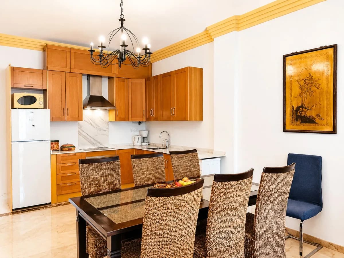 3 Bedroom Ground Floor Apartment for Sale in Nueva Andalucía, Málaga - Image 3