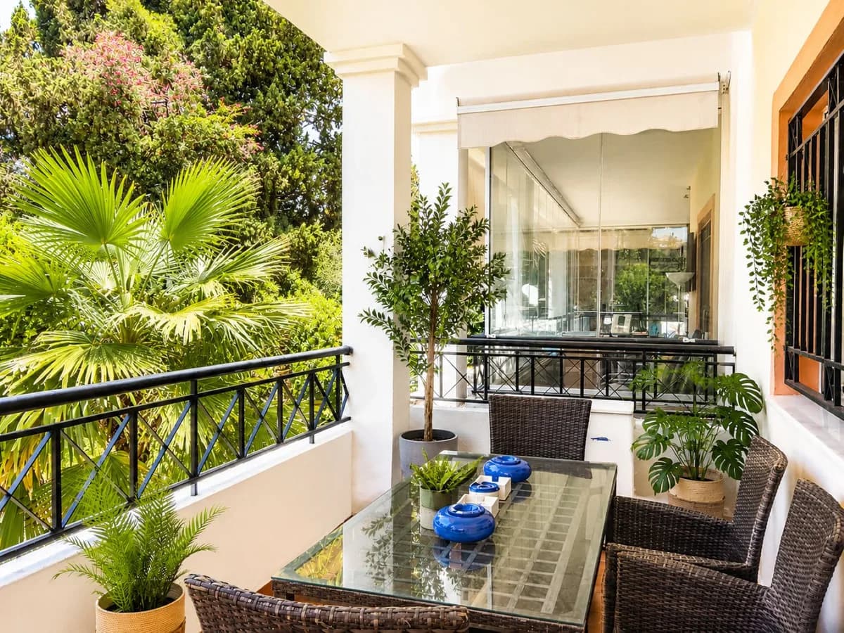 3 Bedroom Ground Floor Apartment for Sale in Nueva Andalucía, Málaga - Image 7