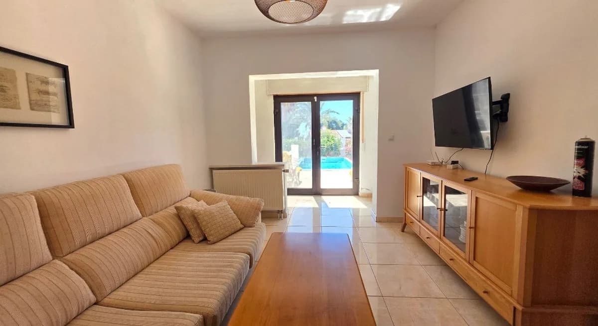 3 Bedroom Detached Villa for Sale in El Faro, Málaga - Image 3